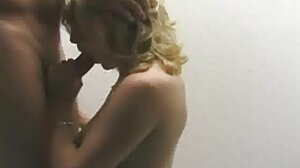 Тийнейджъри лесбийки български порно клипове се облизват
