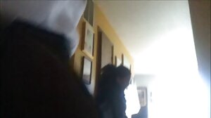 Брюнетката Дженифър сексуално раздразнена от зет на големия петел български порно в собствения си дом